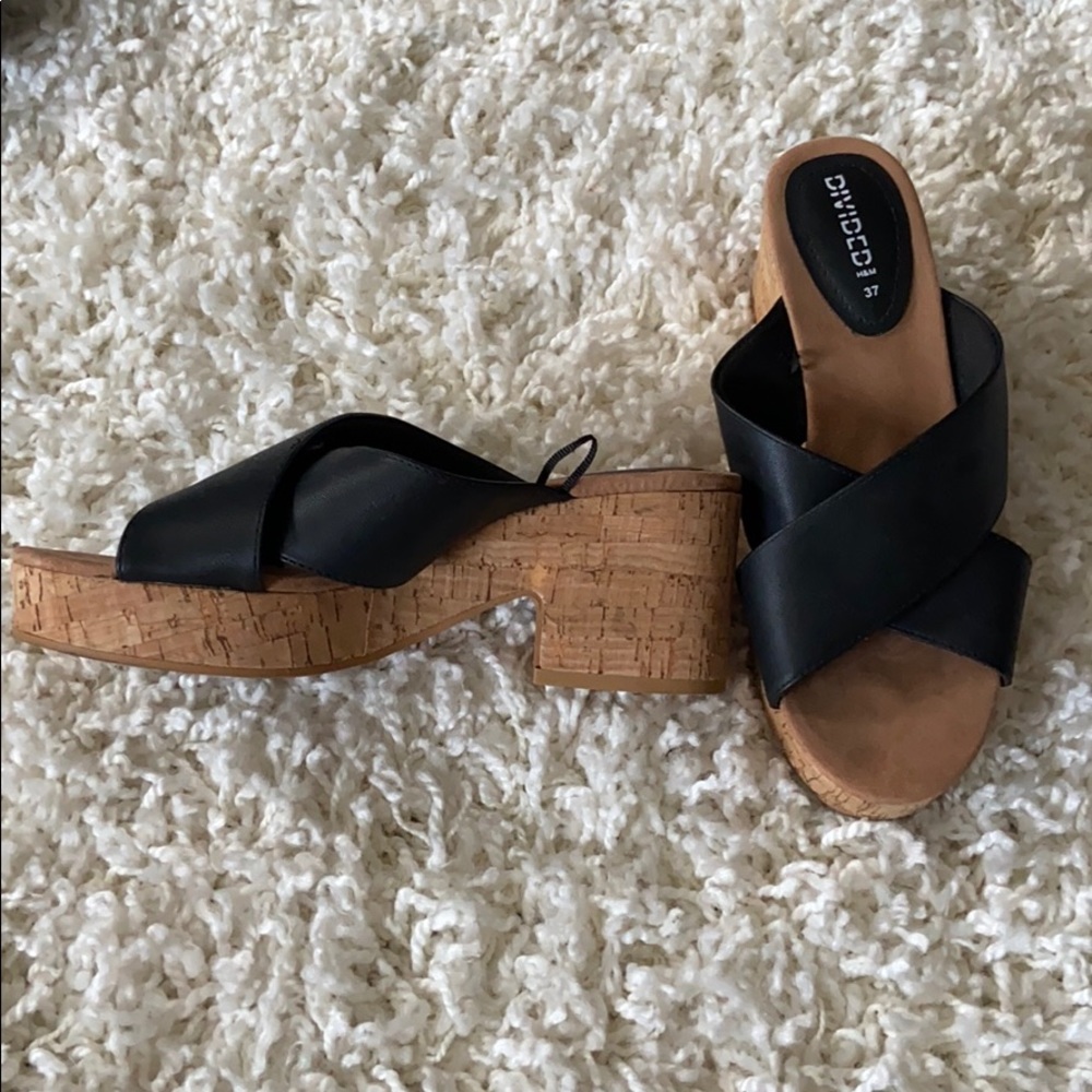 Black strap cork platform wedges